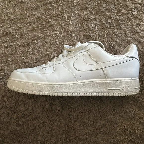 I’m selling white Nike shoes Nike Air Max LTD 3  main image 4